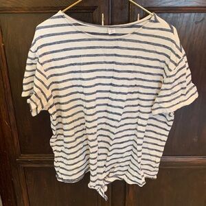 *3/$10* Old Navy knit top knot at center hem